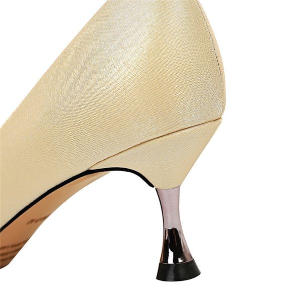 spring autumn elegant women sequin 6cm thin high heels pumps bling silk crystal gold kitten heels flower valentine shoesmultifunction, Black
spring autumn elegant women sequin 6cm thin high heels pumps bling silk crystal gold kitten heels flower valentine shoesmultifunction, Black