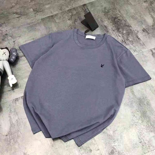 2022 factory wholesale new high version spring and summer fashion simple gray chest letter embroidery korean casual comfortable couple short, White
2022 factory wholesale new high version spring and summer fashion simple gray chest letter embroidery korean casual comfortable couple short, White