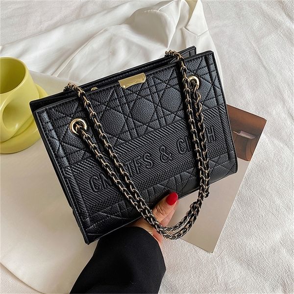 sale 90% off embroidered thread small square bag female summer new fashion chain large capacity single shoulder messenger bag
sale 90% off embroidered thread small square bag female summer new fashion chain large capacity single shoulder messenger bag