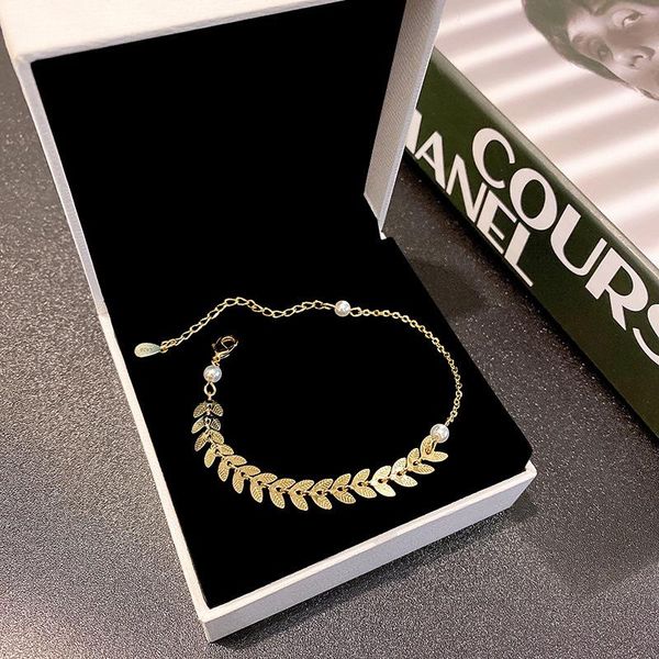 charm bracelets girl adjustable women's fashion circle leaf chain gold color simulated pearl bracelet party wedding jewelry 182, Golden;silver
charm bracelets girl adjustable women's fashion circle leaf chain gold color simulated pearl bracelet party wedding jewelry 182, Golden;silver