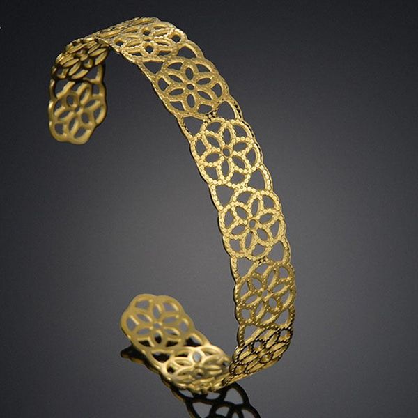 bangle punk miami cuba exaggerated opening gold-plated flower hollow bracelet c-shaped stainless steel non-fading mesh jewelry, Black
bangle punk miami cuba exaggerated opening gold-plated flower hollow bracelet c-shaped stainless steel non-fading mesh jewelry, Black
