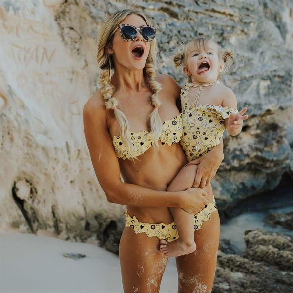 mother and daughter swimsuit printed mom daughter swimwear family look swimwear mommy and me bikini family matching clothes y200713, Blue
mother and daughter swimsuit printed mom daughter swimwear family look swimwear mommy and me bikini family matching clothes y200713, Blue