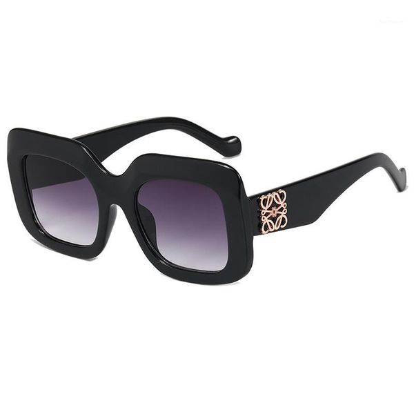 new 2020 women sunglasses designer oversized square sun glasses female summer style shades uv400 tricolor frame1, White;black
new 2020 women sunglasses designer oversized square sun glasses female summer style shades uv400 tricolor frame1, White;black