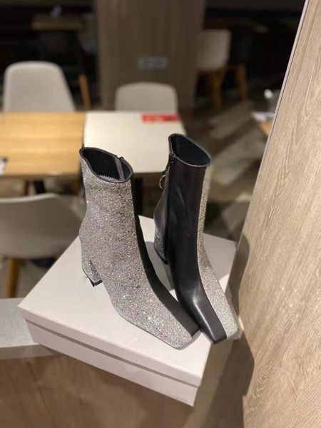 women's shoes 2020 new autumn and winter boots thick with straight sequins stitching leather square head thick with women's boot, Black
women's shoes 2020 new autumn and winter boots thick with straight sequins stitching leather square head thick with women's boot, Black