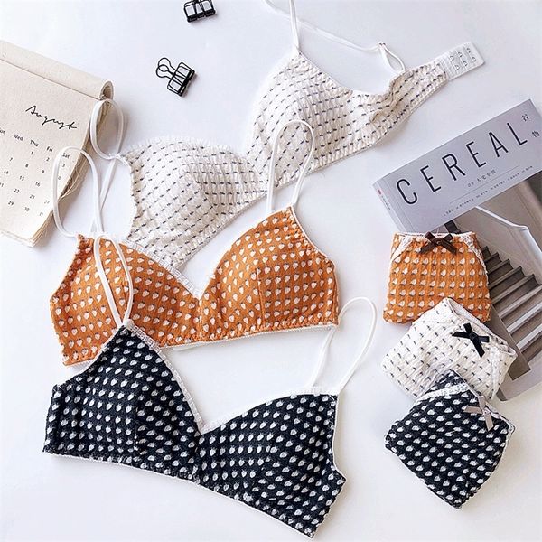 2019 fall fashion girls bra sets for women wireless thin cotton breathable comfortable underwear printing teenager lingerie set lj201211, Red;black
2019 fall fashion girls bra sets for women wireless thin cotton breathable comfortable underwear printing teenager lingerie set lj201211, Red;black