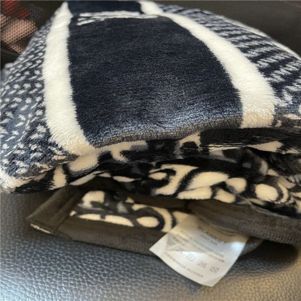 new vintage style soft blue word throw flannel fleece blanket big size 150x200cm fashion style for travel ,home ,office nap blanket
new vintage style soft blue word throw flannel fleece blanket big size 150x200cm fashion style for travel ,home ,office nap blanket