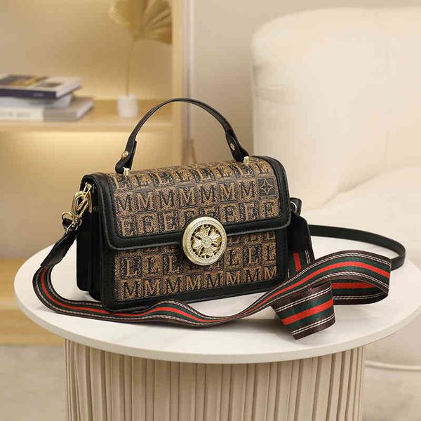 2022 factory wholesale handbag autumn fortune women's bag one shoulder texture messenger fashion with small audience
2022 factory wholesale handbag autumn fortune women's bag one shoulder texture messenger fashion with small audience