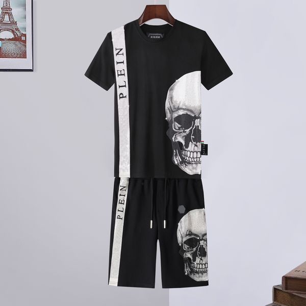 plein bear mens t shirts crystal skull tracksuit men t-shirts casual tracksuits jogger shorts sets sporting suit 147266, Gray
plein bear mens t shirts crystal skull tracksuit men t-shirts casual tracksuits jogger shorts sets sporting suit 147266, Gray