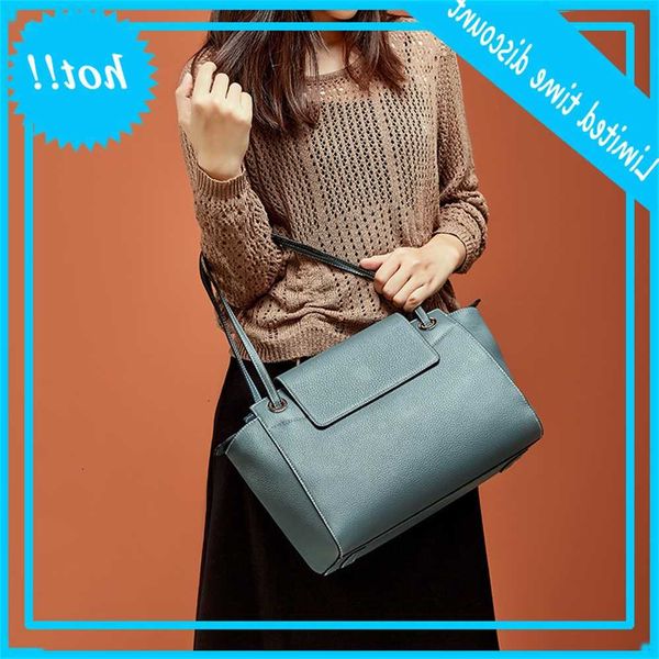 new classic head dumpling women's cross leather tote large capacity shoulder bag autumn and winter
new classic head dumpling women's cross leather tote large capacity shoulder bag autumn and winter