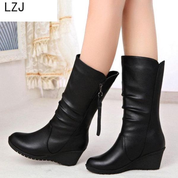 boots autumn fashion wedges round head large size european and american women's shoes winter fringe 42, Black
boots autumn fashion wedges round head large size european and american women's shoes winter fringe 42, Black