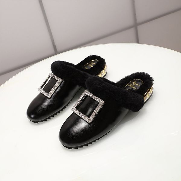 designer womens slipper luxury black rhinestone square decoration leather round head with velvet with box size 34-40
designer womens slipper luxury black rhinestone square decoration leather round head with velvet with box size 34-40
