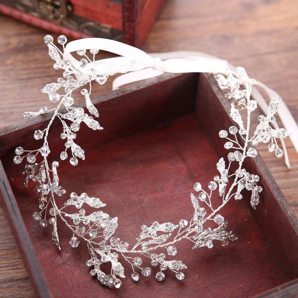 alloy leaf crystal bead flower bride headbands hair vine princess wedding hairband bridal hairbands hair accessories crown gift, Golden;silver
alloy leaf crystal bead flower bride headbands hair vine princess wedding hairband bridal hairbands hair accessories crown gift, Golden;silver