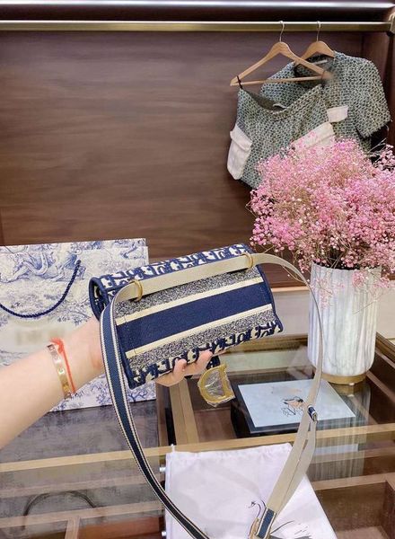 2019 горячие продажи сумки кошельки женщины crossbody сумка цветочные сумки сумки сумка messenger сумка рюкзак уолтовые томаты сумки сцеплен, Black
2019 горячие продажи сумки кошельки женщины crossbody сумка цветочные сумки сумки сумка messenger сумка рюкзак уолтовые томаты сумки сцеплен, Black