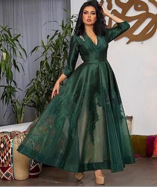 2021 arabic emerald green lace evening dresses full sleeves appliques ankle length elegant prom gowns v neck cocktail party dress al7849, Black
2021 arabic emerald green lace evening dresses full sleeves appliques ankle length elegant prom gowns v neck cocktail party dress al7849, Black