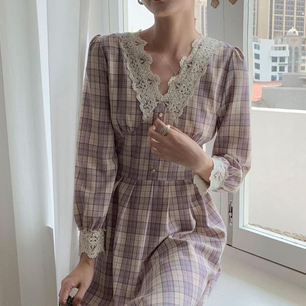 autumn and winter french retro long-sleeved slim waist high v-neck purple plaid dress goddess lace patchwork dresses, Black;gray
autumn and winter french retro long-sleeved slim waist high v-neck purple plaid dress goddess lace patchwork dresses, Black;gray