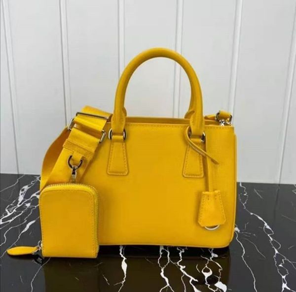 fashion design shoulder bag and women's totes bags genuine leather with webbing straps and mini purse ing
fashion design shoulder bag and women's totes bags genuine leather with webbing straps and mini purse ing