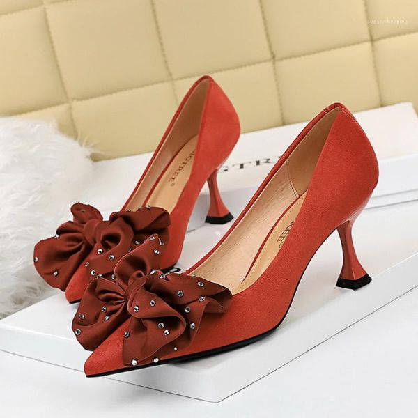 2020 autumn korean version shoes for women elegant banquet high heels pointed suede rhinestone flowers sweet woman pumps1, Black
2020 autumn korean version shoes for women elegant banquet high heels pointed suede rhinestone flowers sweet woman pumps1, Black