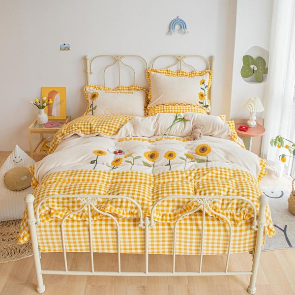 4pcs bed set home duvet bed sheets pillowcase bedding coverlet flat sheet solid cover sheet soft warm bedsheets
4pcs bed set home duvet bed sheets pillowcase bedding coverlet flat sheet solid cover sheet soft warm bedsheets