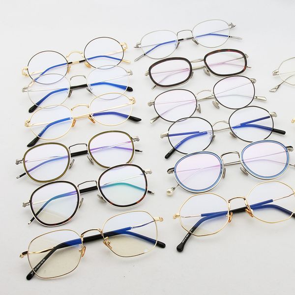 eyewear glasses frames 2021 classic round frame metal flat mirror ultra-light retro decorative glasses for men and women random delivery, Silver
eyewear glasses frames 2021 classic round frame metal flat mirror ultra-light retro decorative glasses for men and women random delivery, Silver