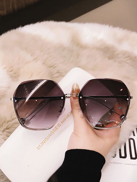2020 new frameless trimming sunglasses fashionable elegant sunglasses womens to make big face thin-looked fashionable glasses uv-proof, White;black
2020 new frameless trimming sunglasses fashionable elegant sunglasses womens to make big face thin-looked fashionable glasses uv-proof, White;black