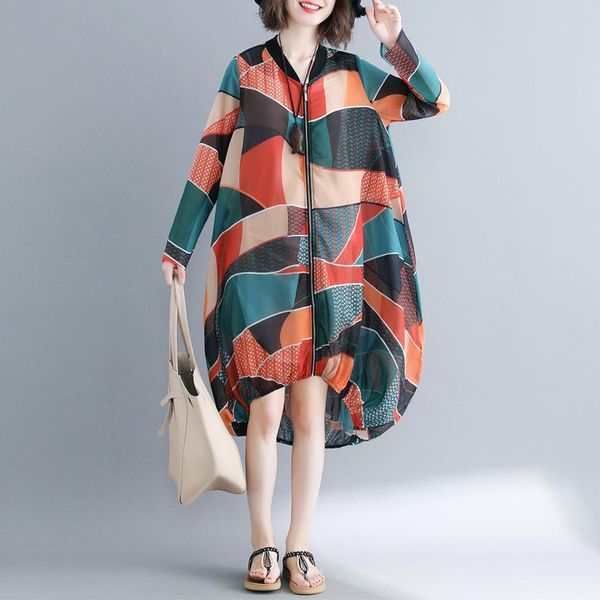 women's trench coats johnature summer chiffon long sunscreen women coat o-neck full sleeve patchwork print plus size irregular 2021, Tan;black
women's trench coats johnature summer chiffon long sunscreen women coat o-neck full sleeve patchwork print plus size irregular 2021, Tan;black