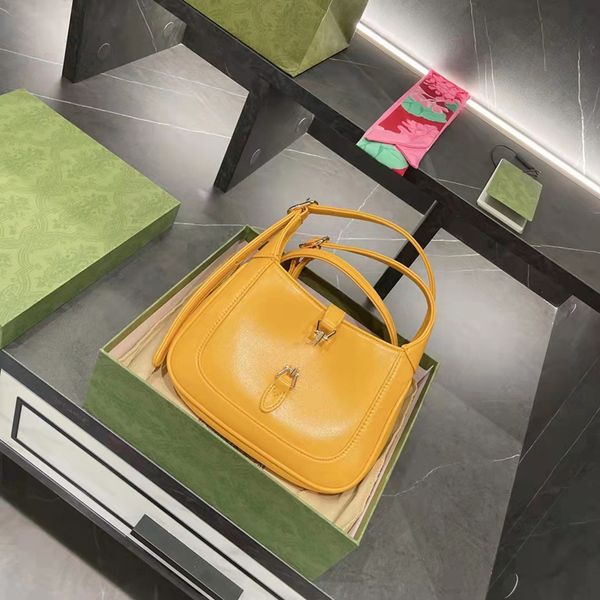 designer shoulder bags wallet luxury handbags cross body totes saddle bag hard patent leather high-quality classic retro various styles diff
designer shoulder bags wallet luxury handbags cross body totes saddle bag hard patent leather high-quality classic retro various styles diff