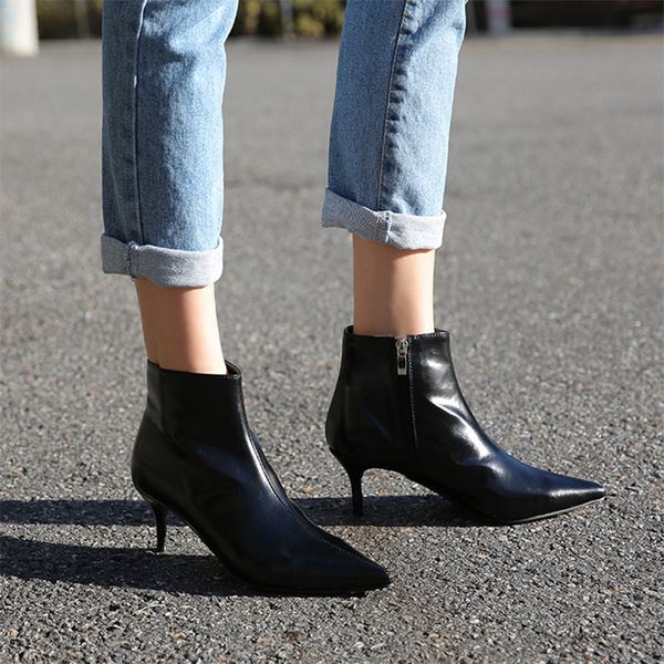 2021 new high-heeled white autumn and winter thin heels martin naked ladies unique spring boots yqy7, Black
2021 new high-heeled white autumn and winter thin heels martin naked ladies unique spring boots yqy7, Black