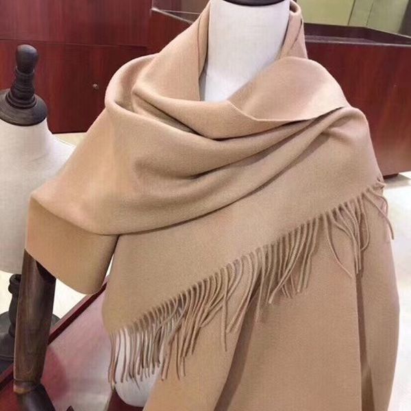 the 2020 cashmere shawl is thick and luxurious, rewarding yourself as a luxurious gift for your loved ones and close friends, Blue;gray
the 2020 cashmere shawl is thick and luxurious, rewarding yourself as a luxurious gift for your loved ones and close friends, Blue;gray