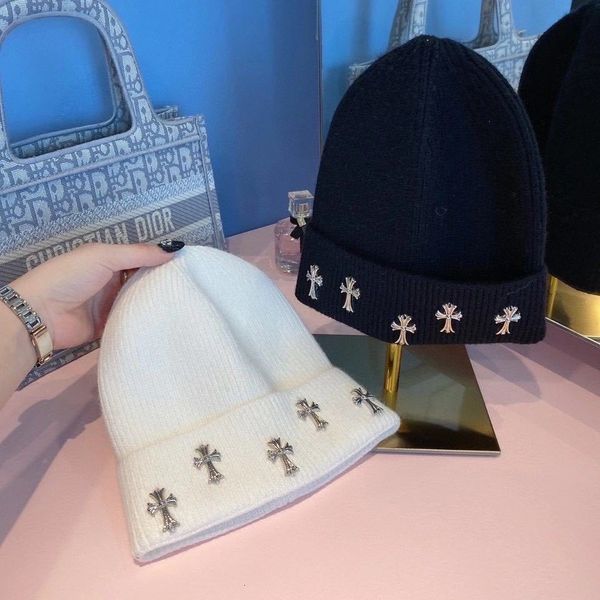 luxury hat crochin wool 2020 new cross casual versatile knitting hat autumn and winter warm ear net red, Black;white
luxury hat crochin wool 2020 new cross casual versatile knitting hat autumn and winter warm ear net red, Black;white