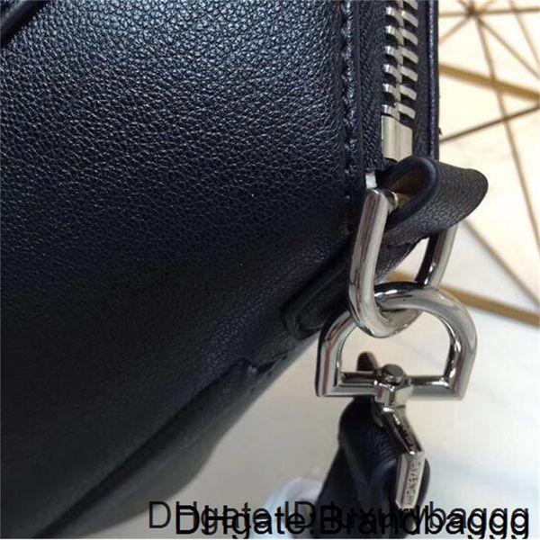 classic women genuine leather handbags trapeze bag chain tote purse shoulder bags female diamond lattice handbag
classic women genuine leather handbags trapeze bag chain tote purse shoulder bags female diamond lattice handbag