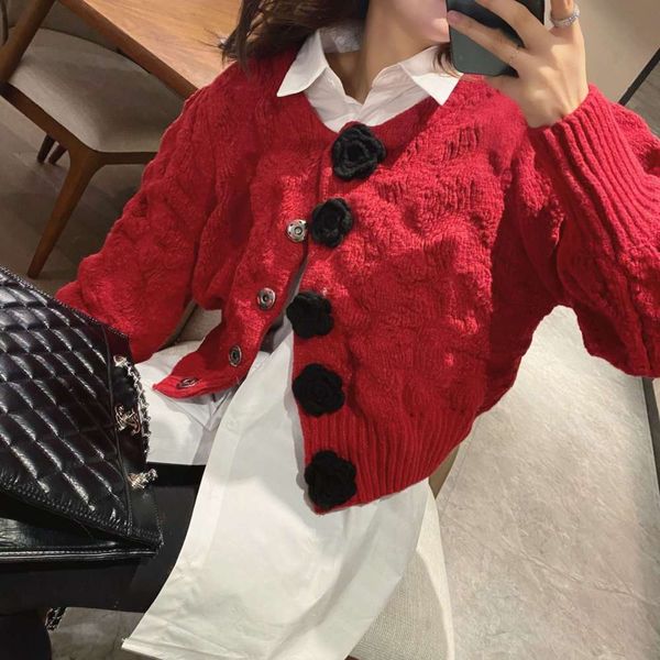 t6704 flower sweater, White;black