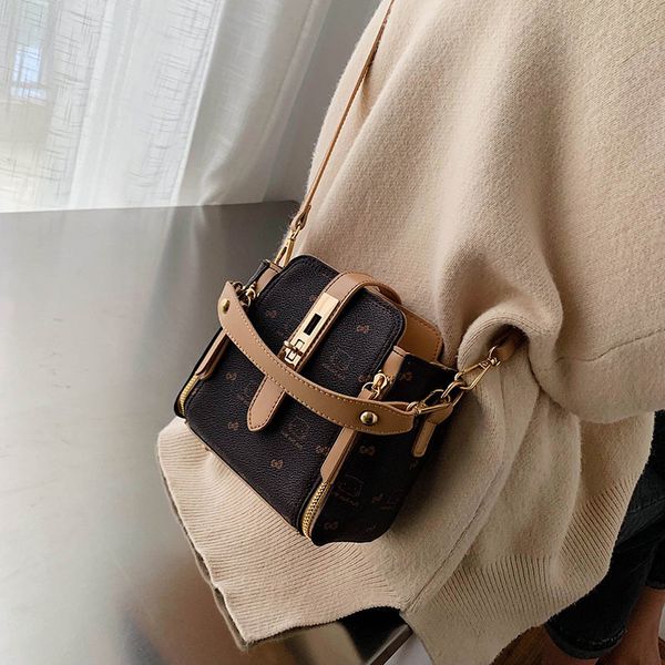 ck french designer's net красный маленький женский 2020 новая мода все вокруг одного плеча мессенджера
ck french designer's net красный маленький женский 2020 новая мода все вокруг одного плеча мессенджера