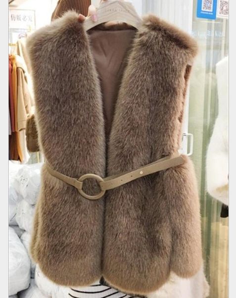 2020 winter new imitation mink female temperament vest imitation fox fur vest mid-length solid color fur vest trend, Black;white
2020 winter new imitation mink female temperament vest imitation fox fur vest mid-length solid color fur vest trend, Black;white
