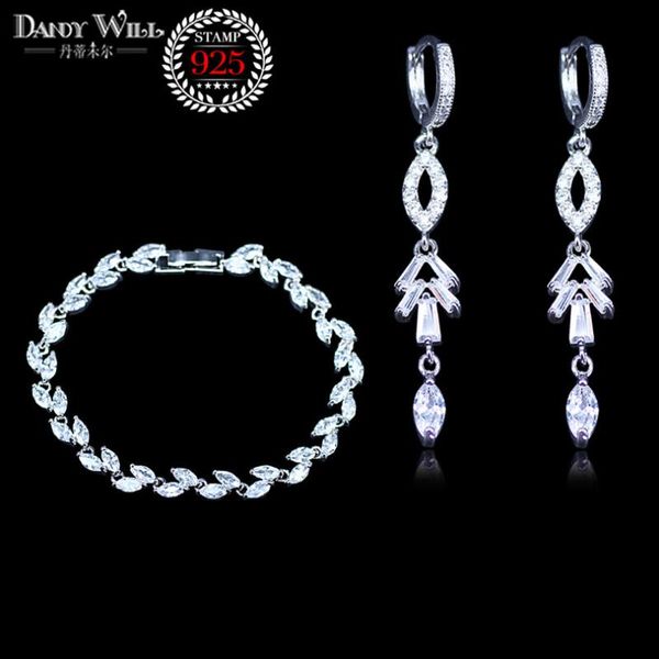 silver color white zircon crystal angelic leaf bracelet and pretty long white crystal earrings jewelry set for women anniversary
silver color white zircon crystal angelic leaf bracelet and pretty long white crystal earrings jewelry set for women anniversary