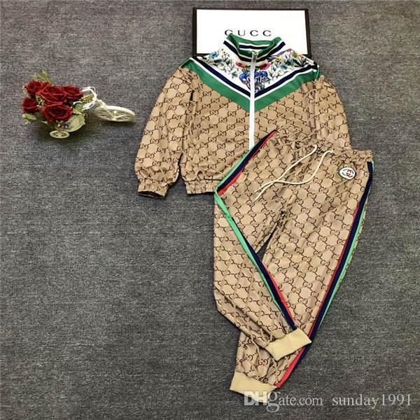 women's design clothing 20ss new autumn sportswear 2-piece set women's sports suit printed long-sleeved casual jogging sweatpants, Gray
women's design clothing 20ss new autumn sportswear 2-piece set women's sports suit printed long-sleeved casual jogging sweatpants, Gray