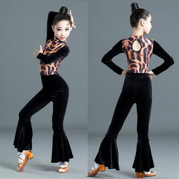stage wear 2021 latin dance clothing children's ballroom practice clothes long sleeve leopard velvet pants suit girl dl5408, Black;red
stage wear 2021 latin dance clothing children's ballroom practice clothes long sleeve leopard velvet pants suit girl dl5408, Black;red