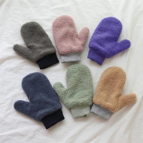 five fingers gloves winter lamb wool halter neck full finger warm mittens korean female double layer plush thicken windproof cycling h36, Blue;gray
five fingers gloves winter lamb wool halter neck full finger warm mittens korean female double layer plush thicken windproof cycling h36, Blue;gray
