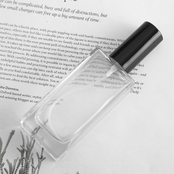 dhl 48pcs/lot polished perfume bottle design 50ml square empty glass parfum bottle in refillable with metail lid for gift1
dhl 48pcs/lot polished perfume bottle design 50ml square empty glass parfum bottle in refillable with metail lid for gift1