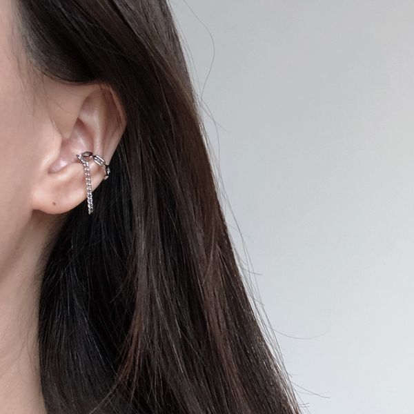 new ear clip without ear hole 2021 fashion chain tassel ear bone clip titanium steel plated with 18k gold silver for lovers
new ear clip without ear hole 2021 fashion chain tassel ear bone clip titanium steel plated with 18k gold silver for lovers