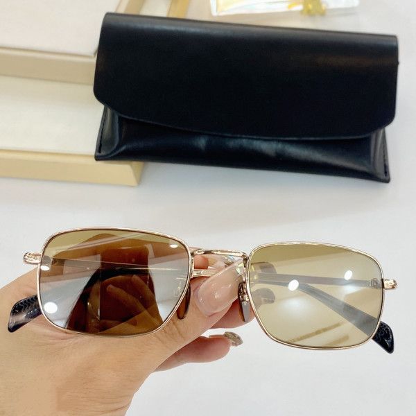db1035 new fashion eyeglass frame short-sighted eye frame retro large frame can measure prescription lens size53-21-145cm a box
db1035 new fashion eyeglass frame short-sighted eye frame retro large frame can measure prescription lens size53-21-145cm a box