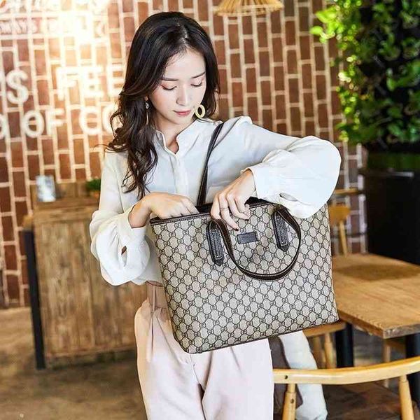 2022 factory outlet new high-grade leather texture tote bag women's european and fashion one shoulder handbag large capacity retro prin
2022 factory outlet new high-grade leather texture tote bag women's european and fashion one shoulder handbag large capacity retro prin