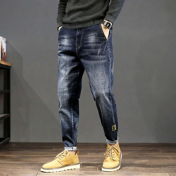 2020 brand autumn and winter new mens jeans for men's korean fashion small foot large size loose casual versatile straight tube harlan, Blue
2020 brand autumn and winter new mens jeans for men's korean fashion small foot large size loose casual versatile straight tube harlan, Blue
