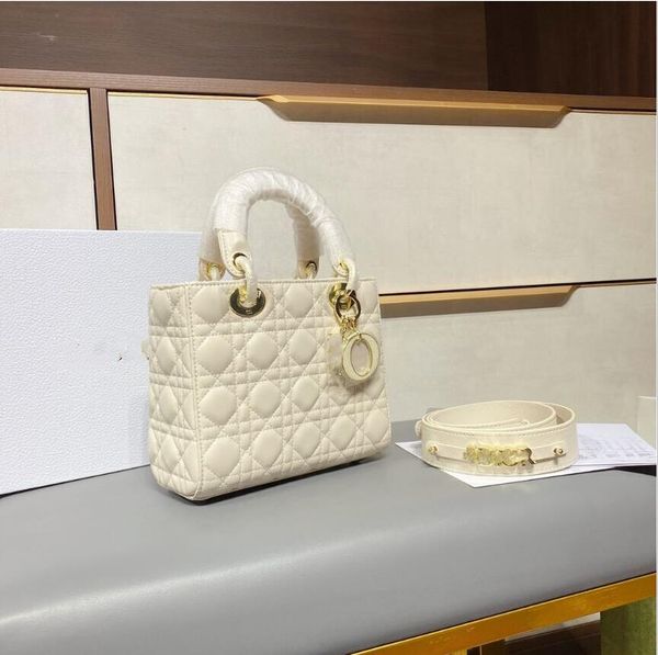 new 2021 latest fashion #g bags, men and women shoulder bags, handbags, backpacks, crossbody bags, waist pack.fanny packs 06
new 2021 latest fashion #g bags, men and women shoulder bags, handbags, backpacks, crossbody bags, waist pack.fanny packs 06