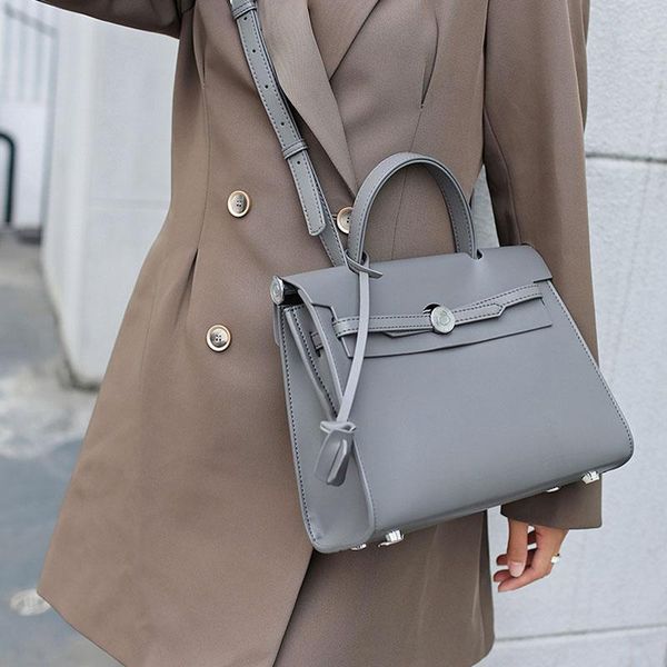 2021 new genuine leather women's bag luxury designer women's handbag quality cowhide leather handbags women purse
2021 new genuine leather women's bag luxury designer women's handbag quality cowhide leather handbags women purse