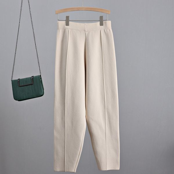 2021 new knitted thick warm vertival striped women harem autumn wintersolid peg leg fly pants workwear carrot trouser tudd, Black;white
2021 new knitted thick warm vertival striped women harem autumn wintersolid peg leg fly pants workwear carrot trouser tudd, Black;white