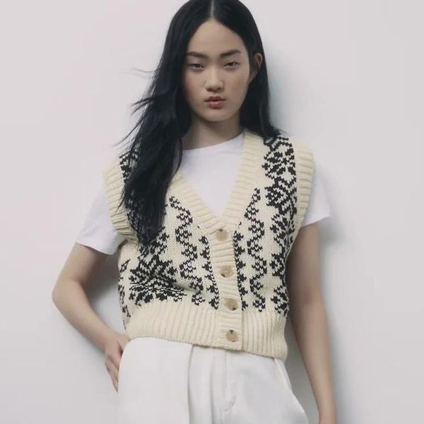 women autumn v-neck knitted sweater vest print casual single breasted cardigan jumper lady sleeveless causal woman, White;black
women autumn v-neck knitted sweater vest print casual single breasted cardigan jumper lady sleeveless causal woman, White;black