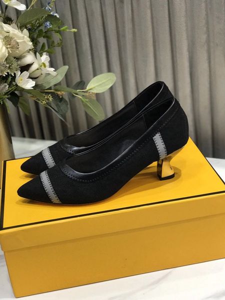 these are a pair of dress shoes designed by a luxury designer that can be worn in a variety of colors for everyday parties t5f4, Black
these are a pair of dress shoes designed by a luxury designer that can be worn in a variety of colors for everyday parties t5f4, Black