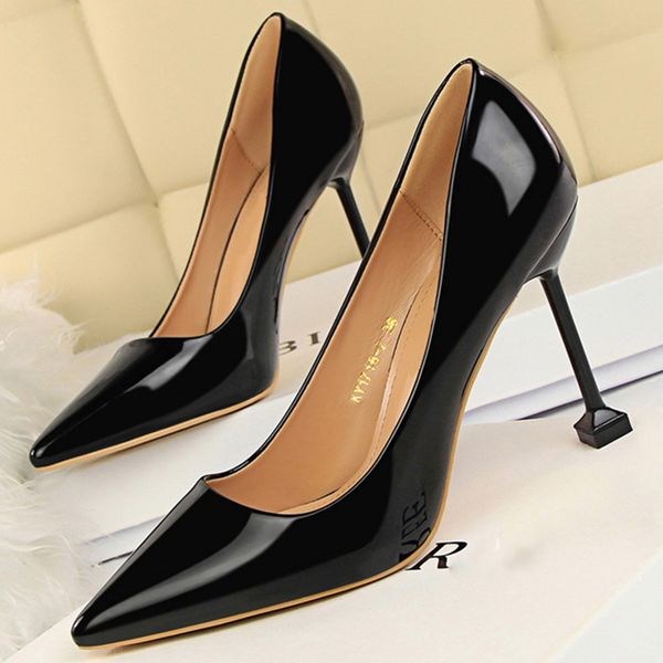 women party shoes classic pumps 9.5cm stainless steel elegant high heels new pu leather retro female high heels, Black
women party shoes classic pumps 9.5cm stainless steel elegant high heels new pu leather retro female high heels, Black