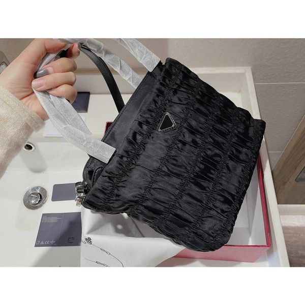 designer fashion pleated bags women designer handdbags purses lady handbag with boxe in stock womens shoulder bags
designer fashion pleated bags women designer handdbags purses lady handbag with boxe in stock womens shoulder bags