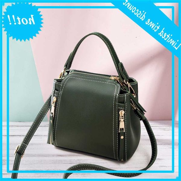 ma'am small bag 2019 handbag single shoulder woman package oblique satchel concise all-match fashion
ma'am small bag 2019 handbag single shoulder woman package oblique satchel concise all-match fashion